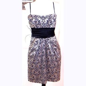 Speechless gray/silver paisley cocktail dress